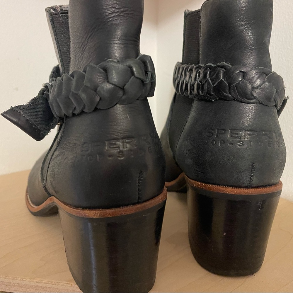 Perry size 8